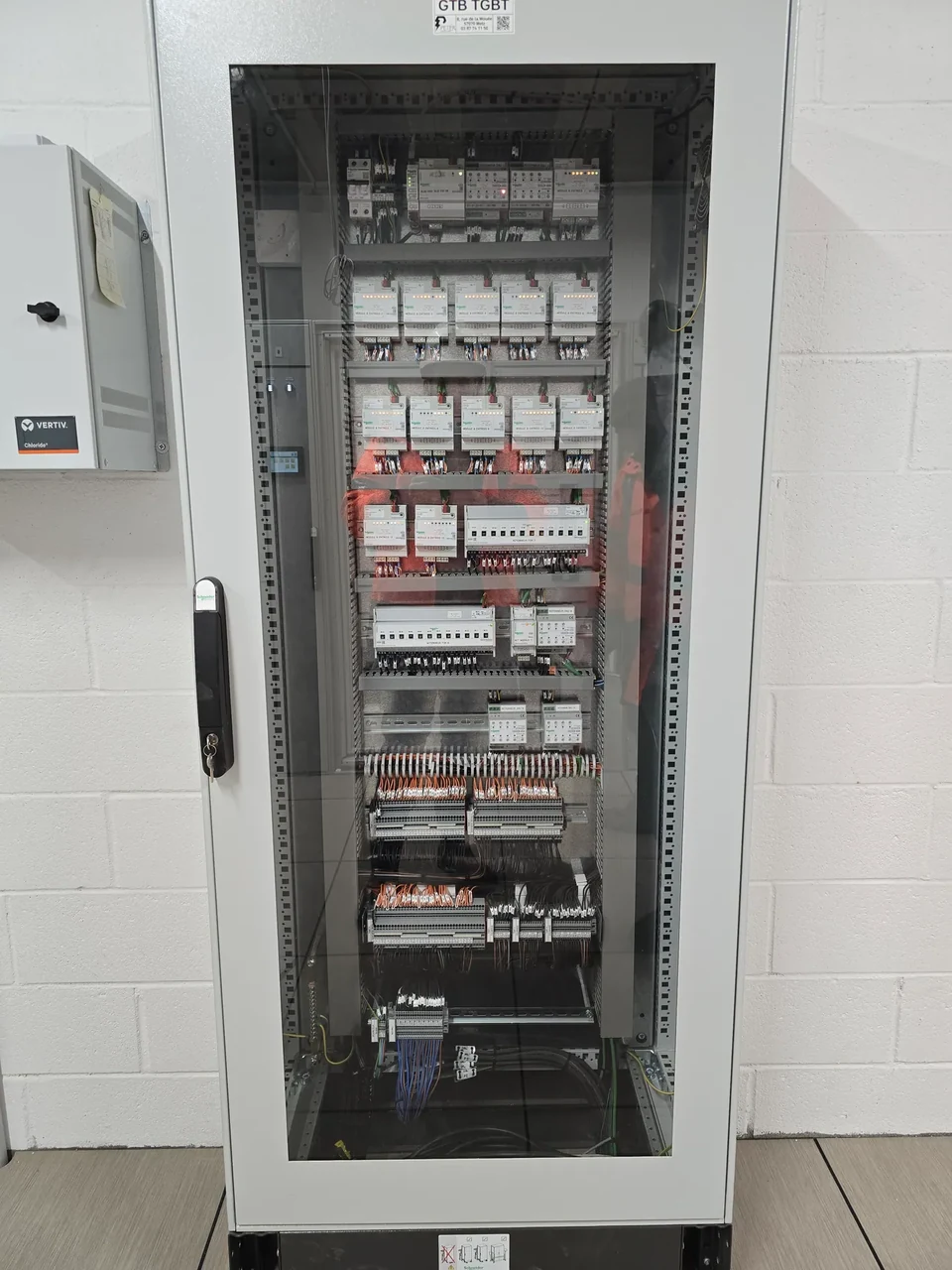 Armoire de supervision GTB câblée