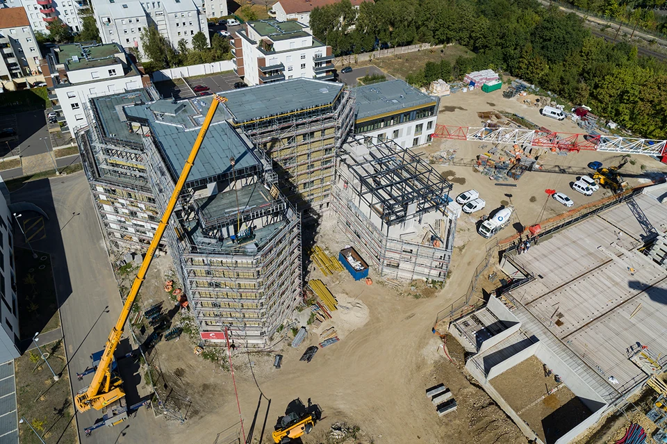 Vue aérienne du chantier de la Cité administrative Polygone